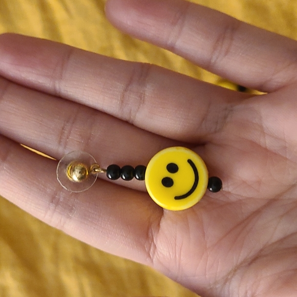 Smiley Face Earrings - Picture 2 of 2